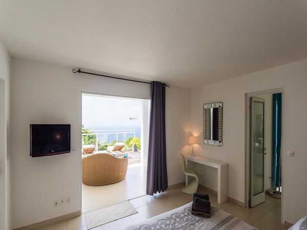 St. Barts Home 985544