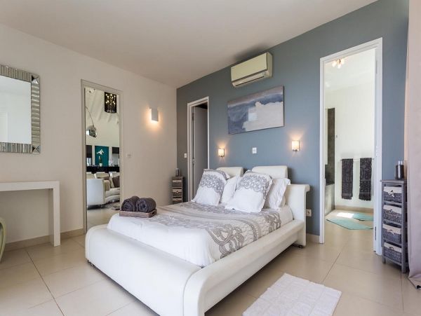 St. Barts Home 985544