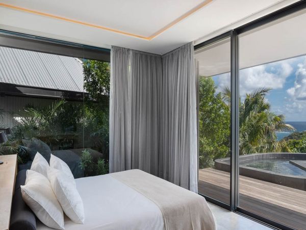 St. Barts Home 985545