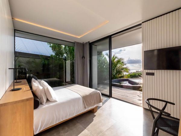 St. Barts Home 985545