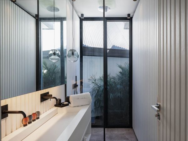 St. Barts Home 985545