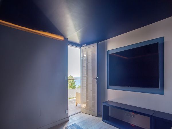 St. Barts Home 985546