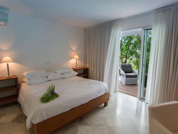 St. Barts Home 985547