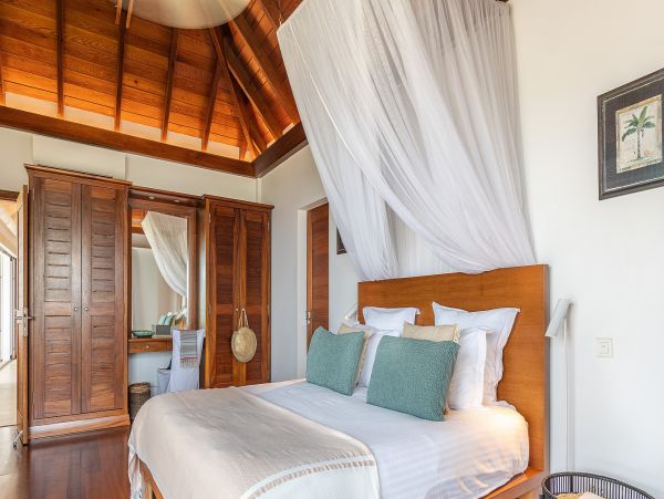 St. Barts Home 985550