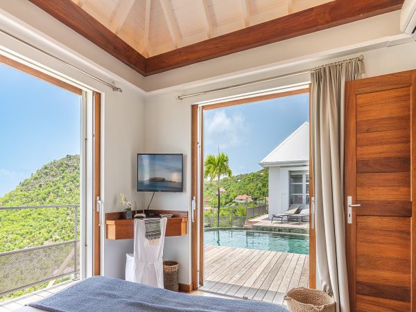 St. Barts Home 985550