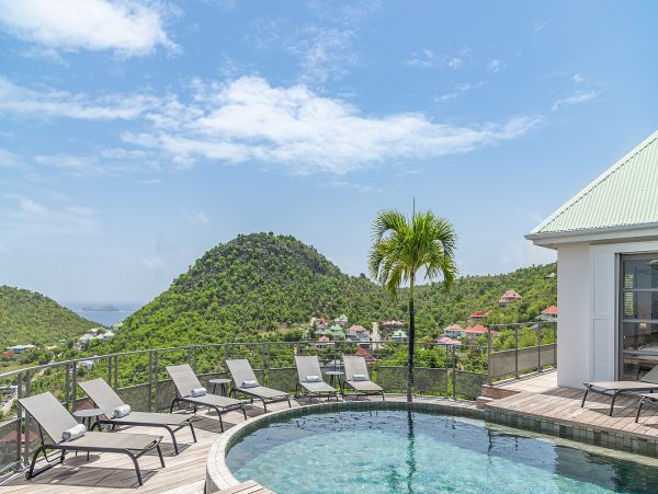St. Barts Home 985550