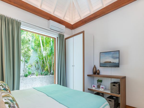 St. Barts Home 985550