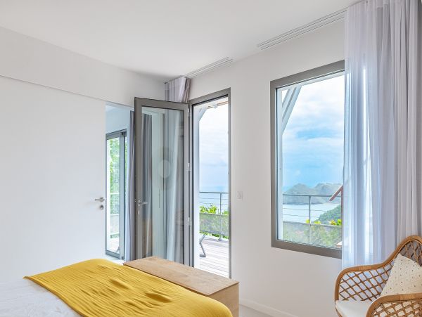 St. Barts Home 985550