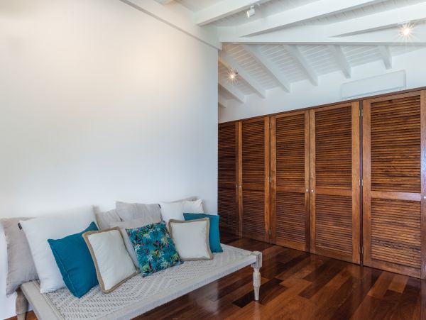 St. Barts Home 985552