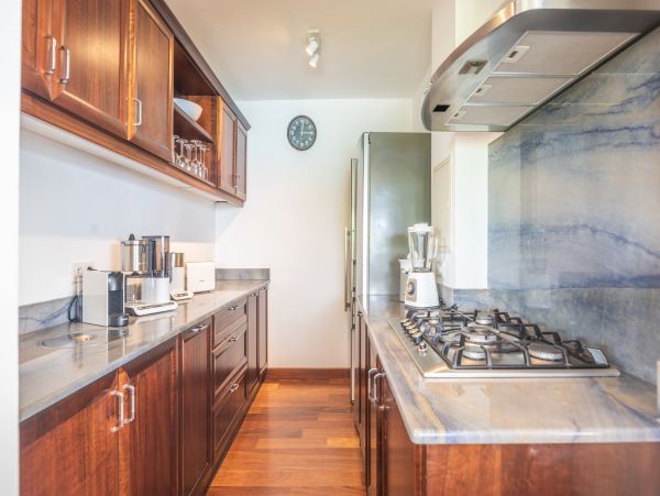 St. Barts Home 985552