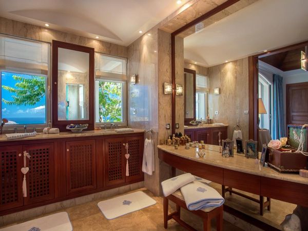 St. Barts Home 985554