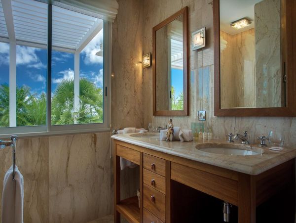 St. Barts Home 985554