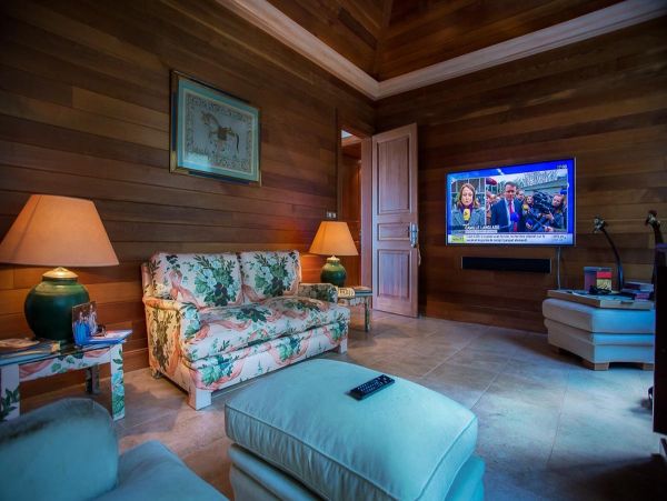 St. Barts Home 985554