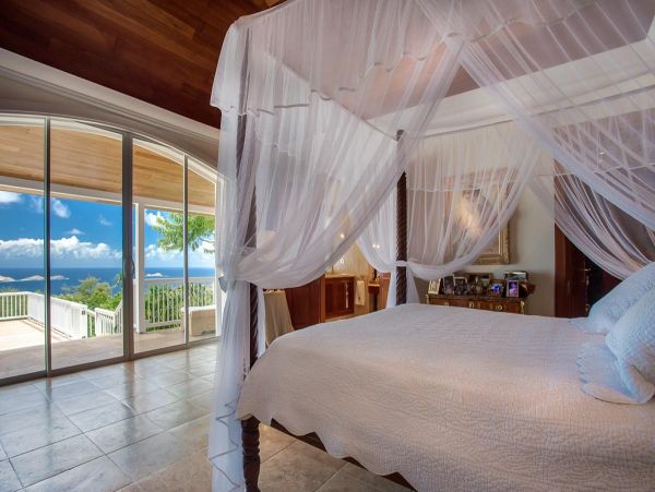 St. Barts Home 985554