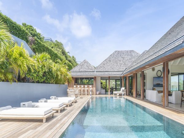 St. Barts Home 985556