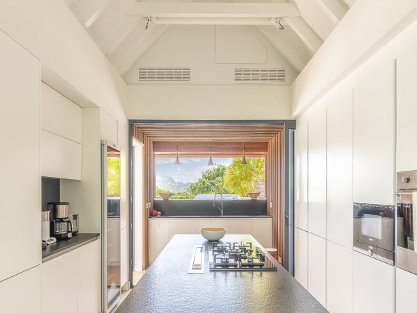St. Barts Home 985556