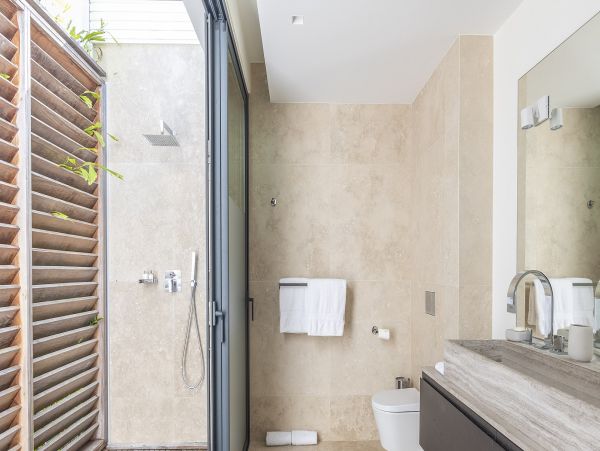St. Barts Home 985556