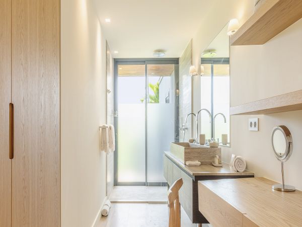 St. Barts Home 985556