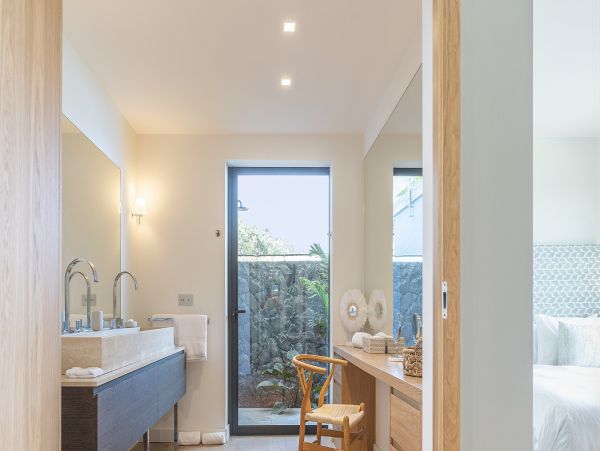 St. Barts Home 985556