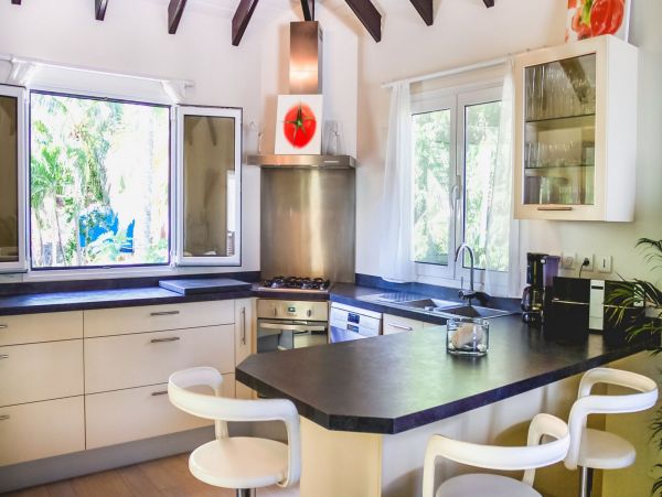 St. Barts Home 985557