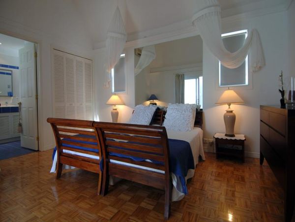 St. Barts Home 985558