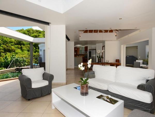 St. Barts Home 985559