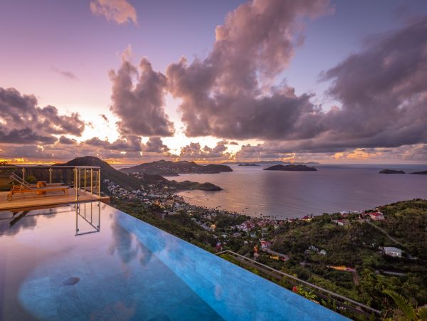 St. Barts Home 985570