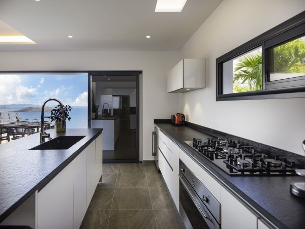 St. Barts Home 985570