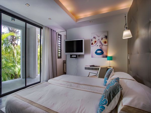 St. Barts Home 985574
