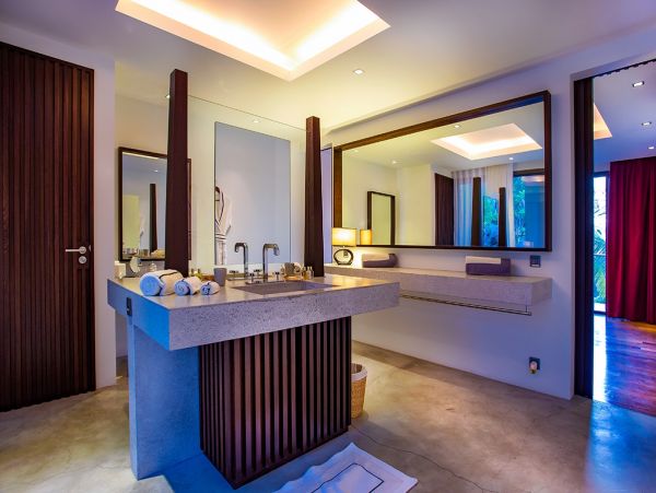 St. Barts Home 985574