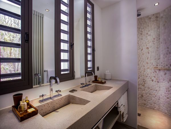 St. Barts Home 985574