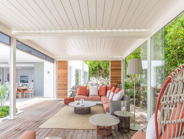 St. Barts Home 985574