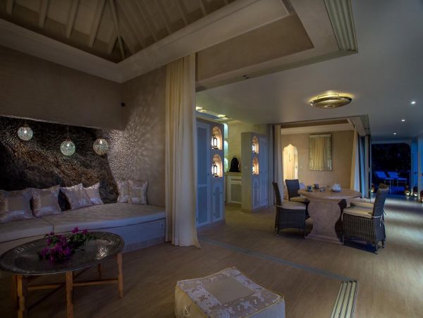 St. Barts Home 985575