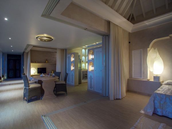 St. Barts Home 985575