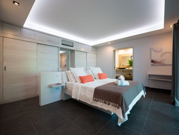 St. Barts Home 985576