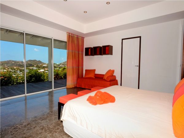 St. Barts Home 985585