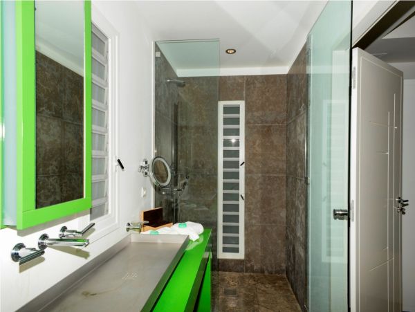 St. Barts Home 985585