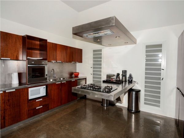 St. Barts Home 985585