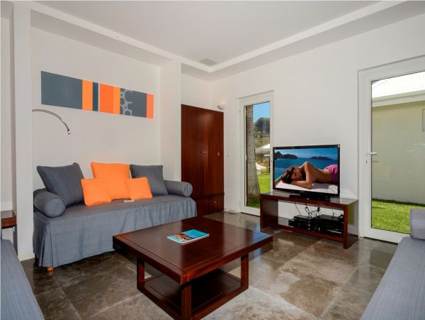 St. Barts Home 985585