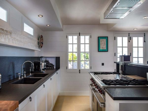 St. Barts Home 985586