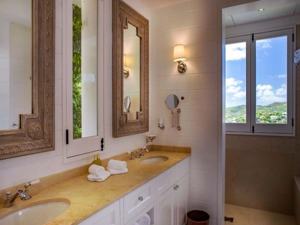 St. Barts Home 985586