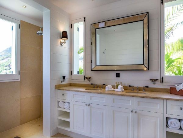 St. Barts Home 985586