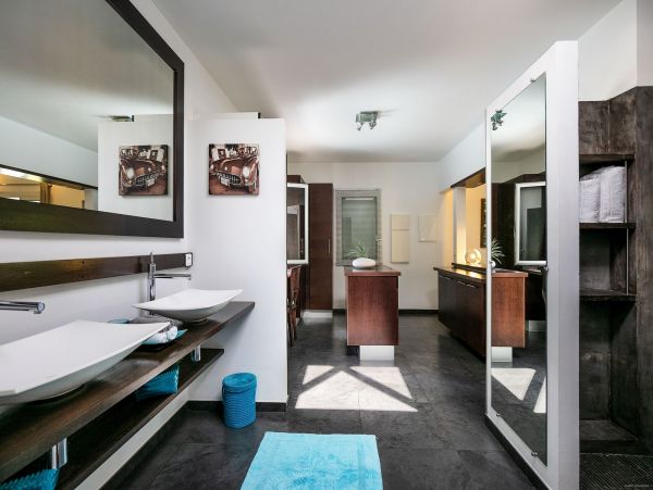 St. Barts Home 985592