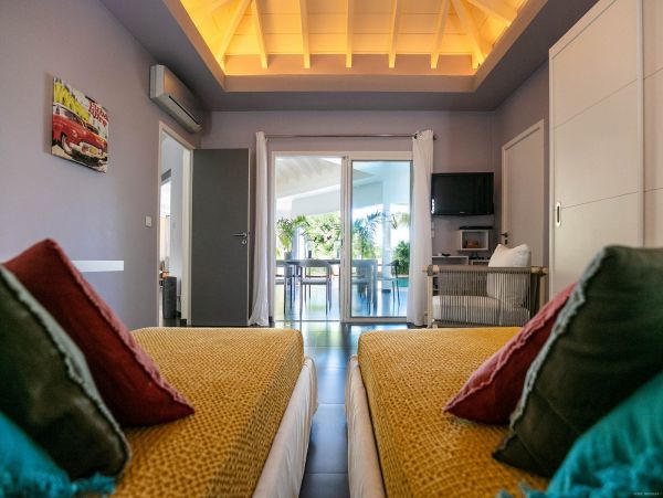 St. Barts Home 985592