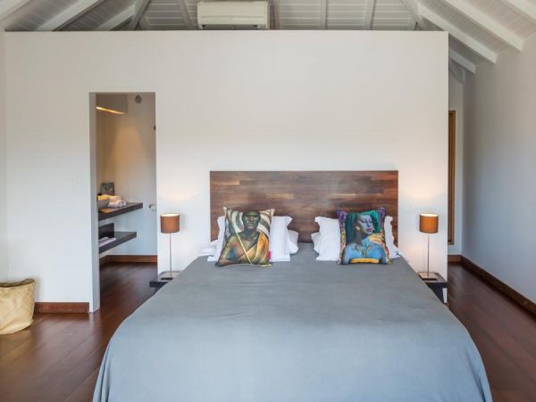 St. Barts Home 985593