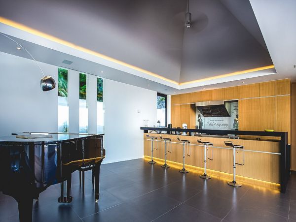 St. Barts Home 985595