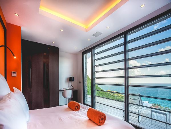 St. Barts Home 985595