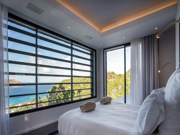 St. Barts Home 985595