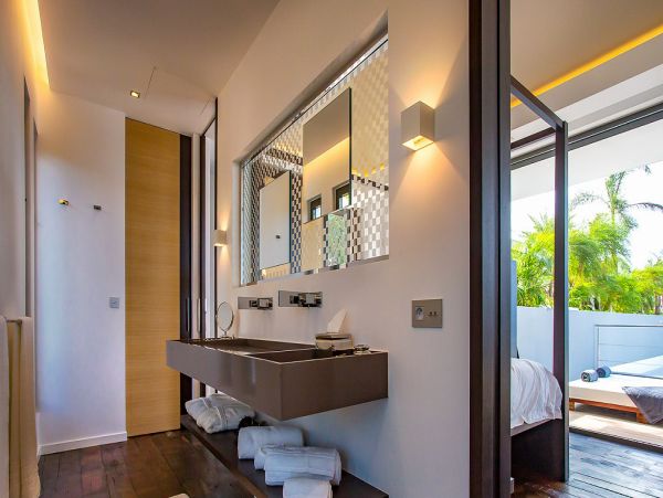 St. Barts Home 985597