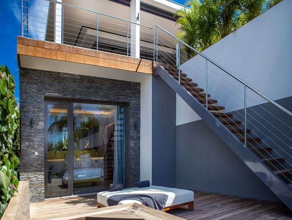 St. Barts Home 985597